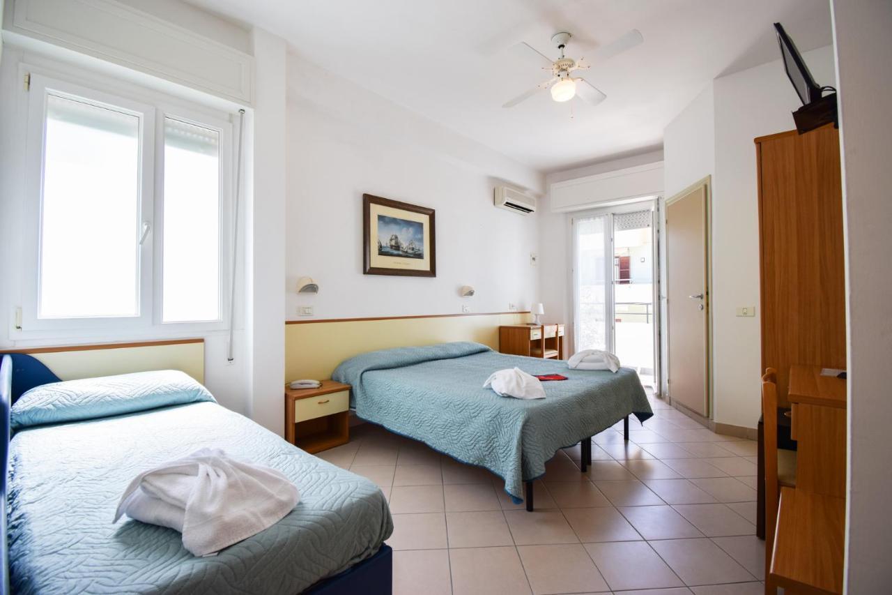 Hotel La Plage Cattolica Zewnętrze zdjęcie